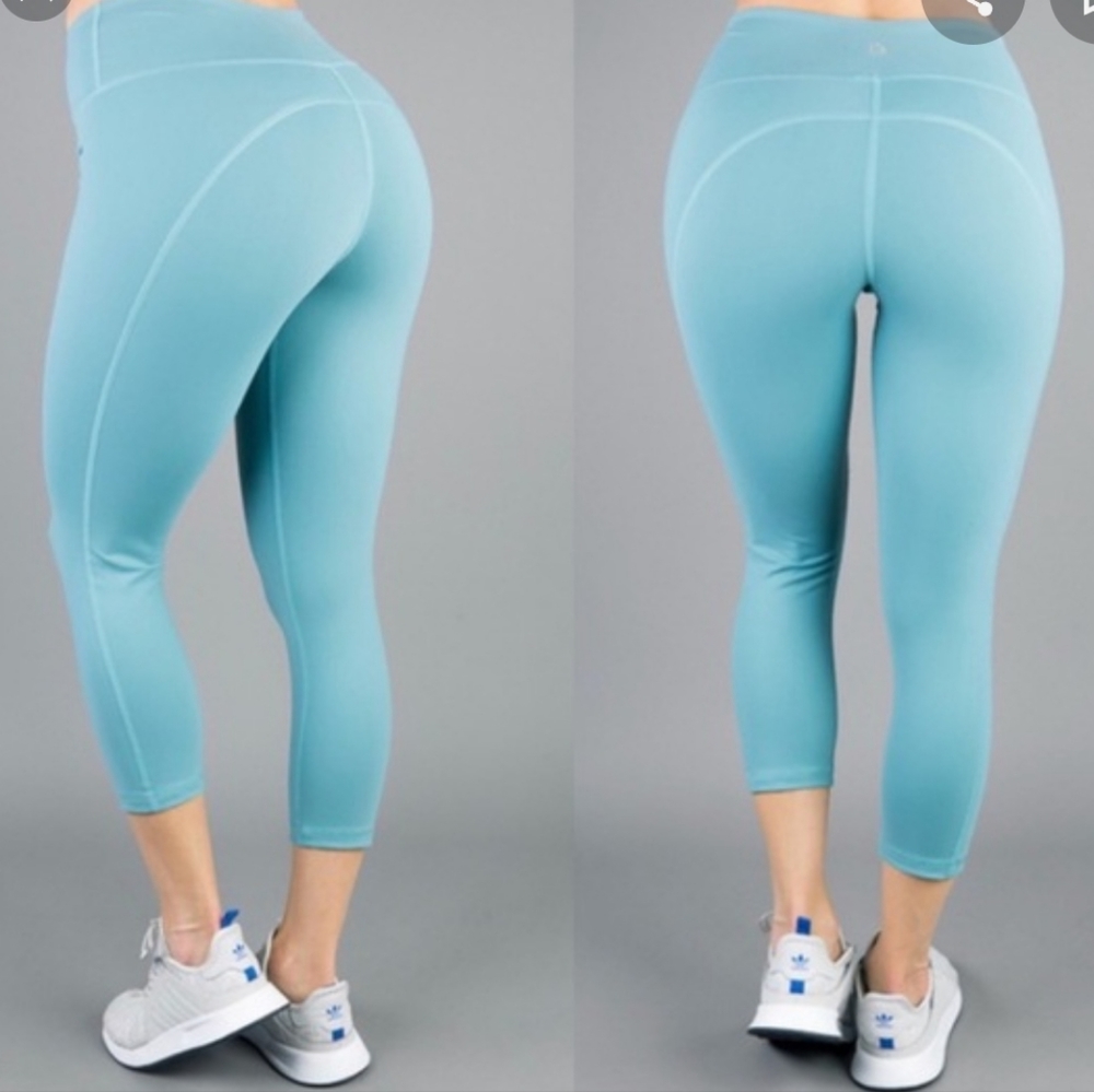 Buffbunny Camilla Cropped Leggings - Marlin size small